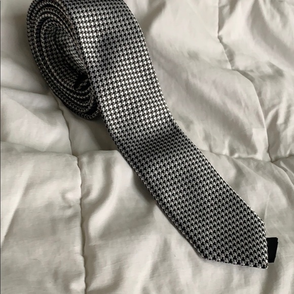 Houndstooth - Picture 3 of 3